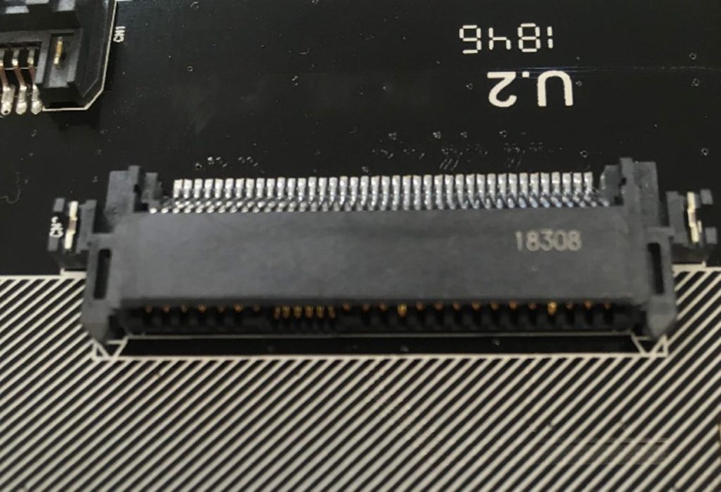Host server U.2 interface